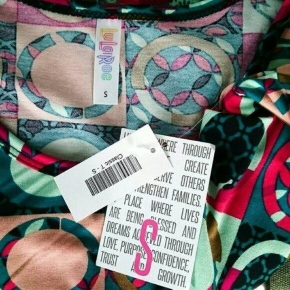 Lularoe Geometric Circle Print Classic Tee Pink Size Small - Picture 5 of 6